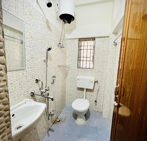 Hotel Queen S Residency