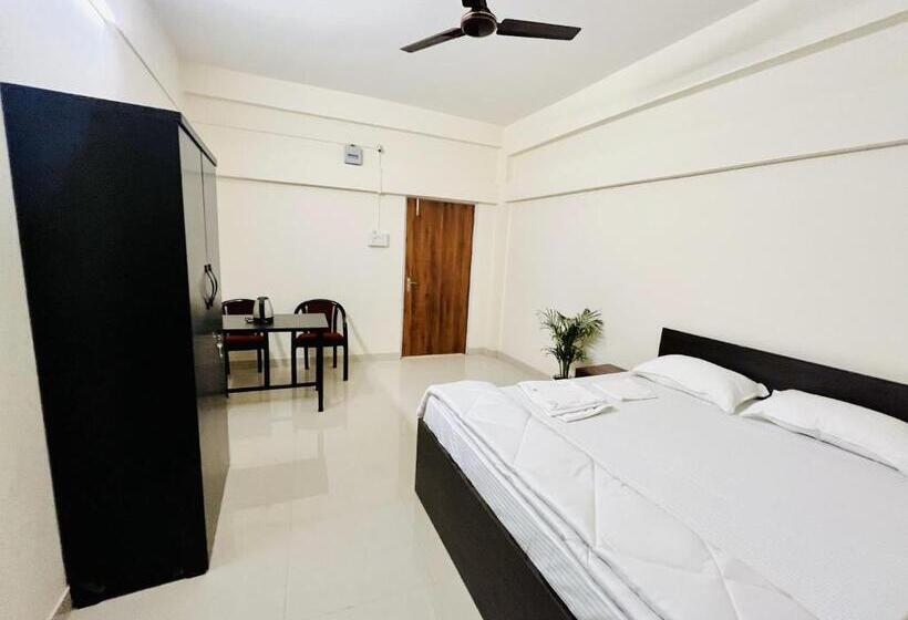 Hotel Queen S Residency