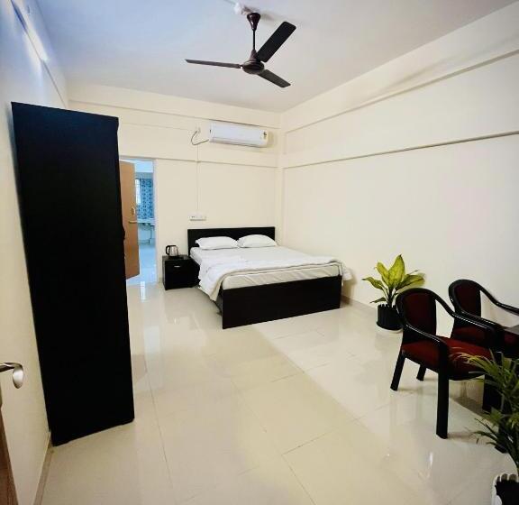 Hotel Queen S Residency
