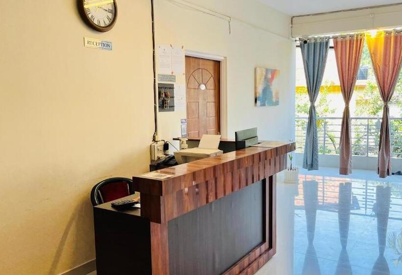 Hotel Queen S Residency