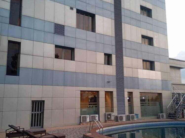هتل Golden Tulip Essentials Owerri