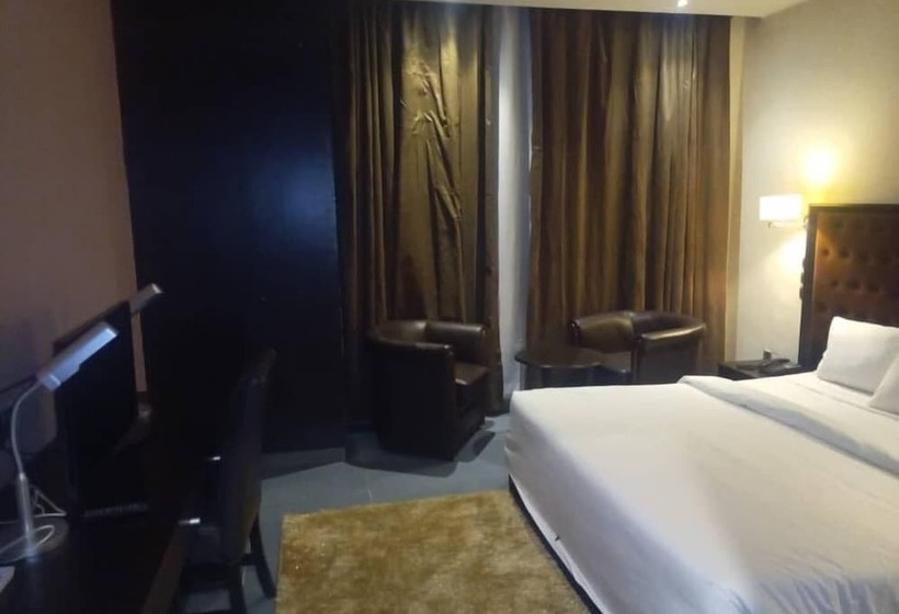 هتل Golden Tulip Essentials Owerri