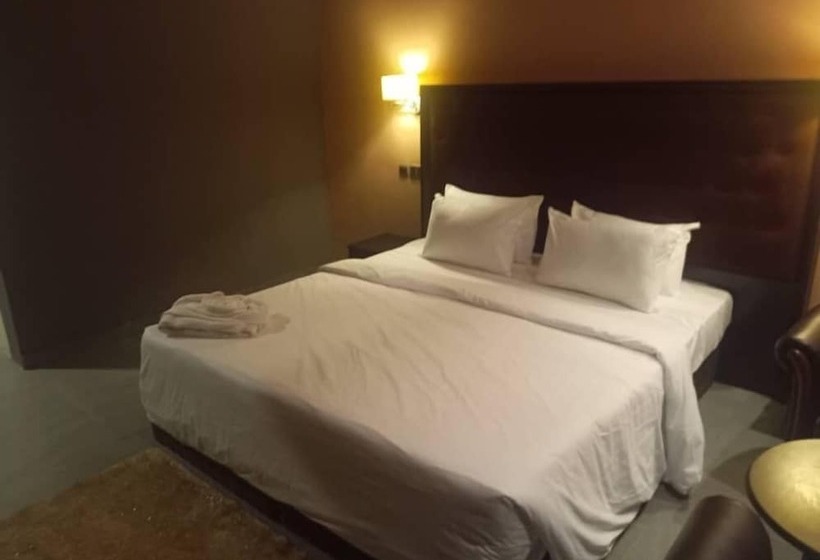 هتل Golden Tulip Essentials Owerri