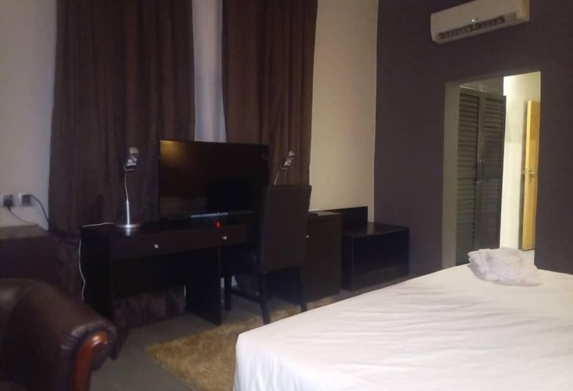 هتل Golden Tulip Essentials Owerri