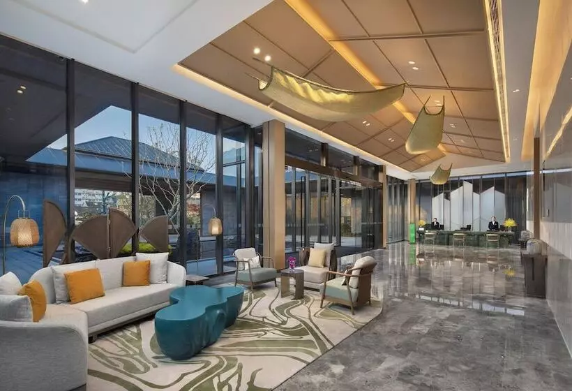 ホテル Holiday Inn Deqing Xinshi Ancient Town By Ihg