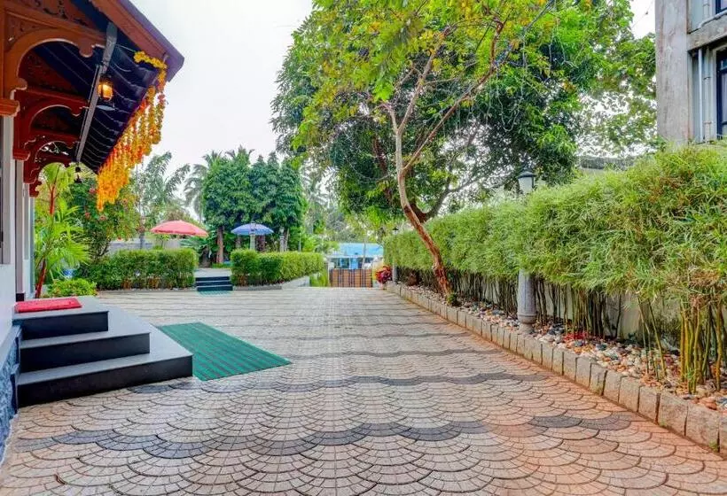 هتل O Poptavern Heritage