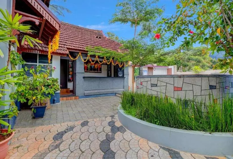 هتل O Poptavern Heritage