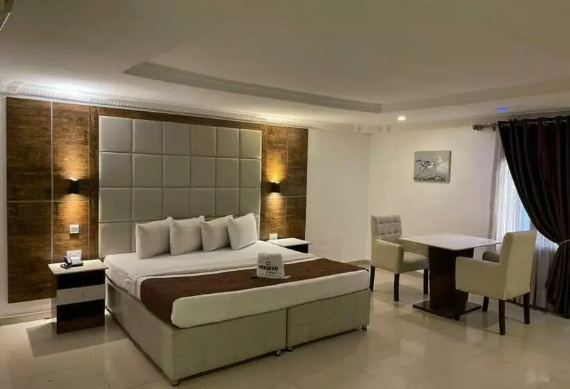 هتل Presken Shonibare Estate