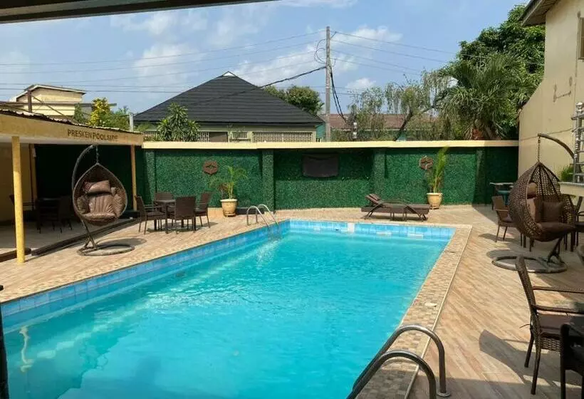 هتل Presken Shonibare Estate