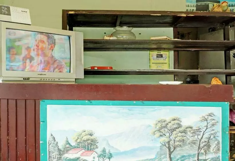 ホテル Spot On 92400 Dhaha Penginapan House Syariah