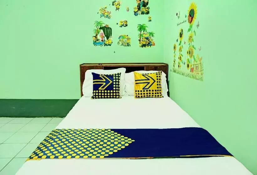 ホテル Spot On 92400 Dhaha Penginapan House Syariah