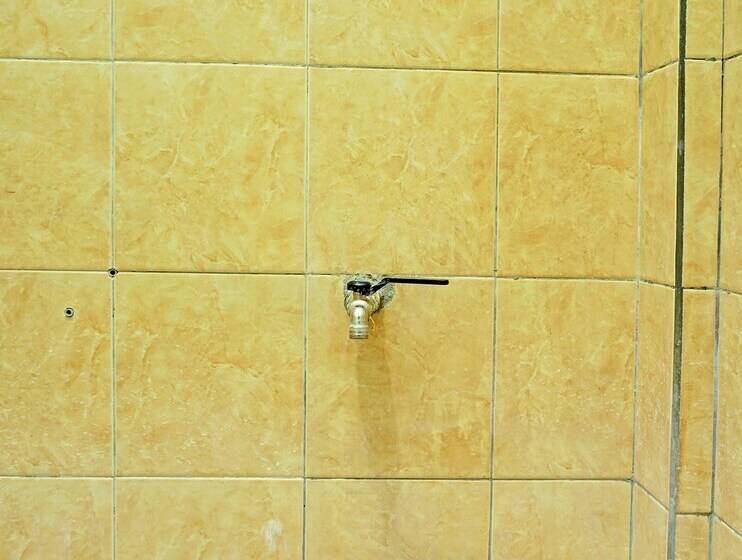 Szálloda Spot On 92400 Dhaha Penginapan House Syariah