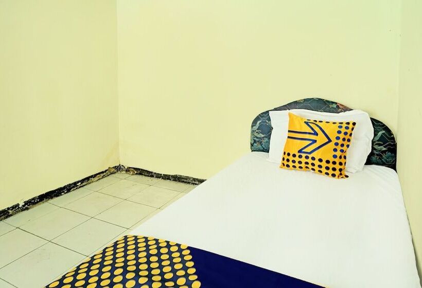 Szálloda Spot On 92400 Dhaha Penginapan House Syariah