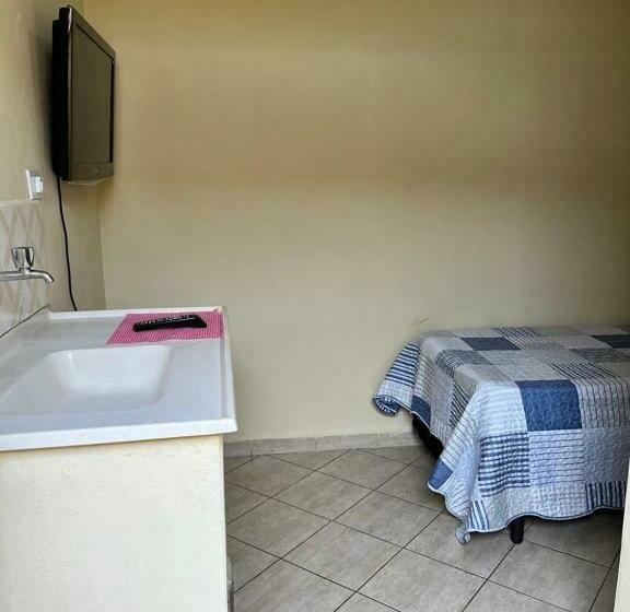 הוסטל Guararema Largo Da Estaçao