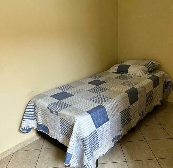 הוסטל Guararema Largo Da Estaçao