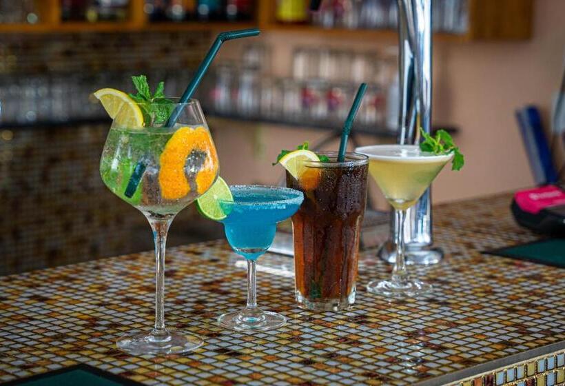 בית מלון כפרי Old Durbar Skybar &