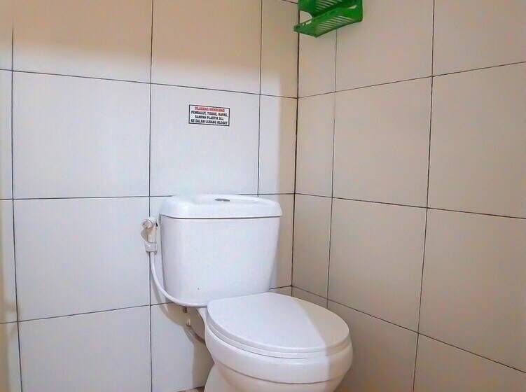 Szálloda Oyo 92341 Oetama Syariah