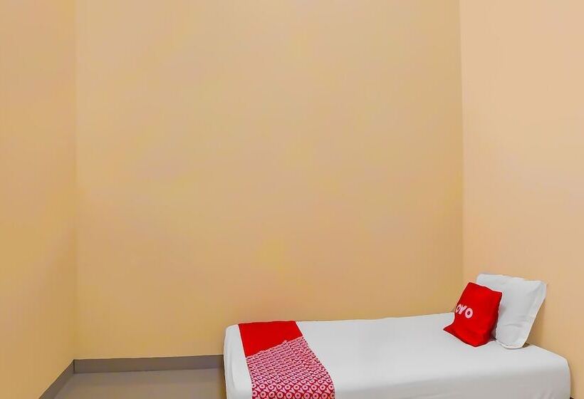 Szálloda Oyo 92341 Oetama Syariah