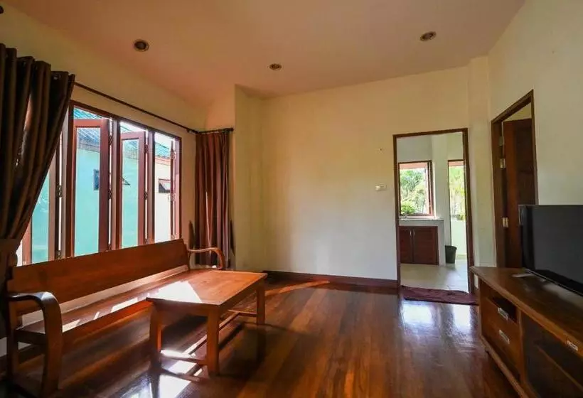 Majatalo Poowadee Resort