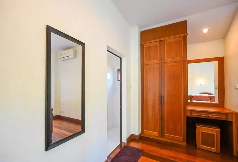 Majatalo Poowadee Resort