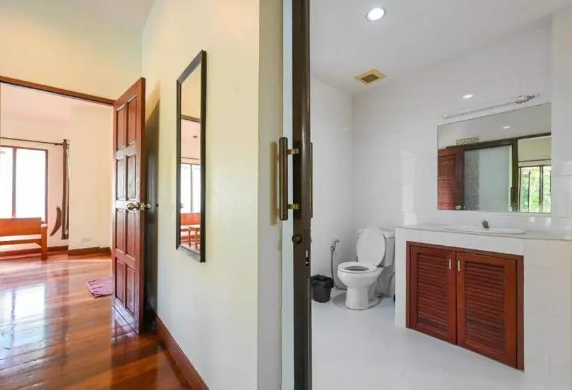 Majatalo Poowadee Resort