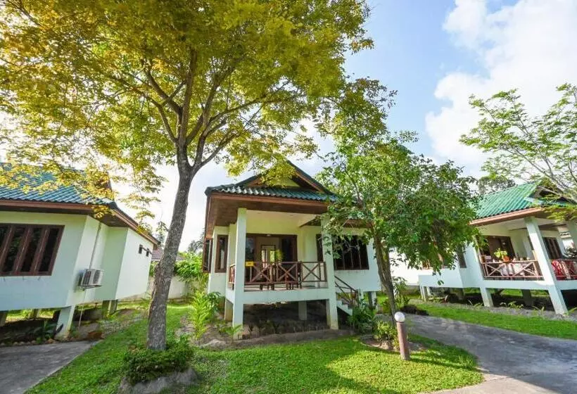 Majatalo Poowadee Resort