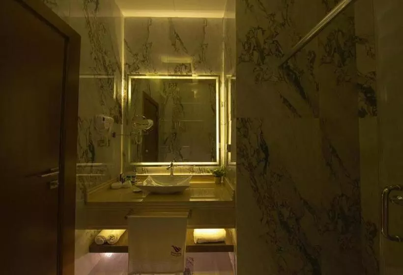 Redwaves Hotel فندق ريدويفز