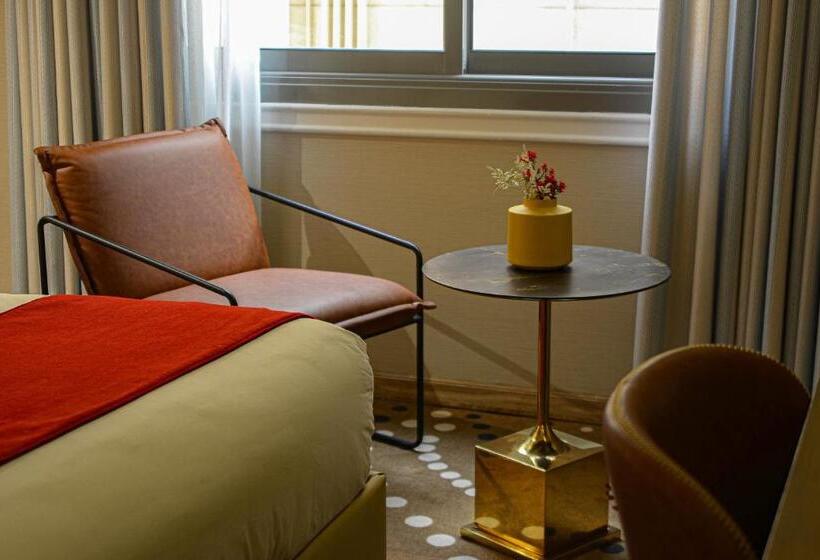 Redwaves Hotel فندق ريدويفز