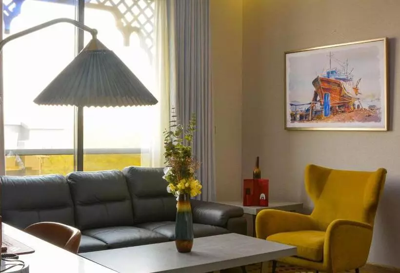 Redwaves Hotel فندق ريدويفز