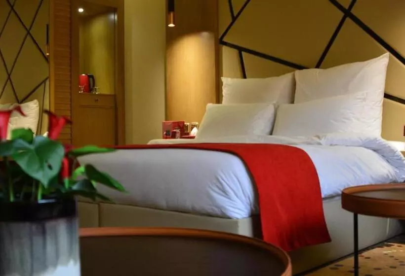 Redwaves Hotel فندق ريدويفز