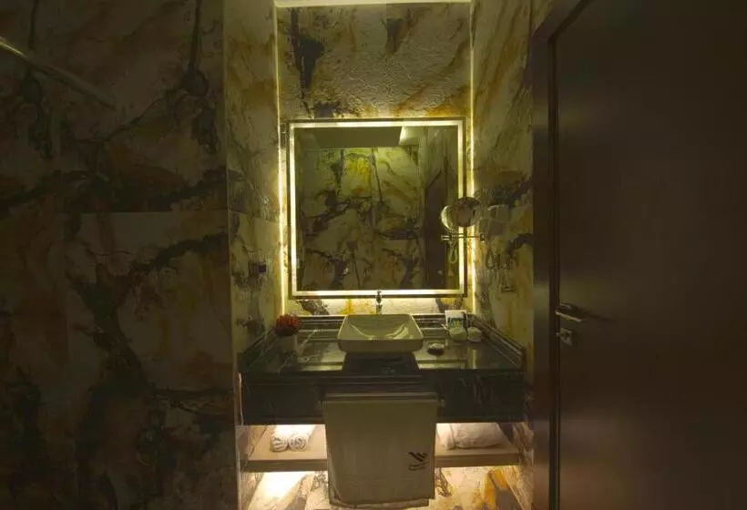 Redwaves Hotel فندق ريدويفز