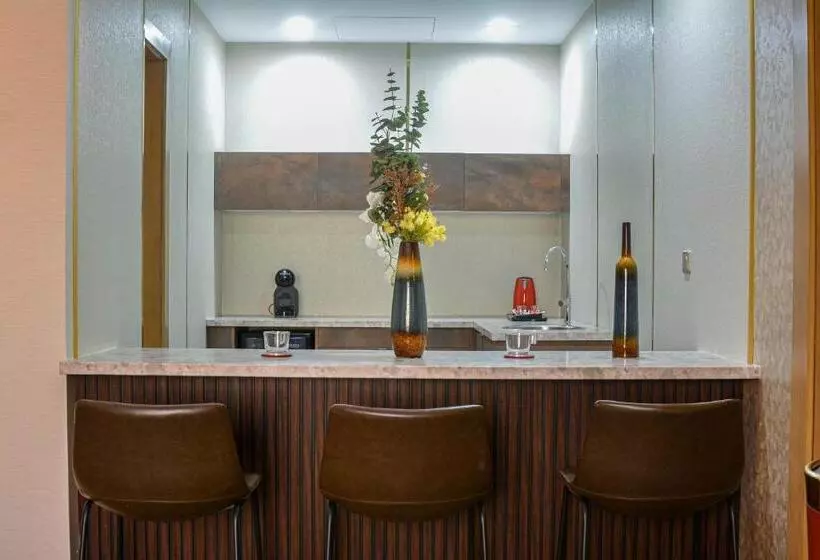 Redwaves Hotel فندق ريدويفز