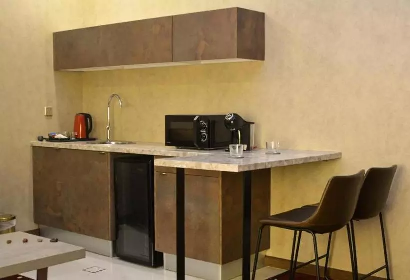 Redwaves Hotel فندق ريدويفز