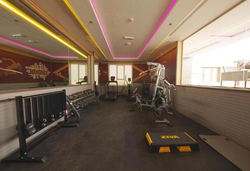 Redwaves Hotel فندق ريدويفز