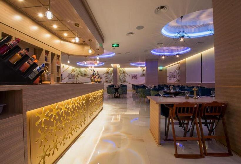 Redwaves Hotel فندق ريدويفز