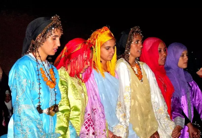 تختخواب و صبحانه La Vallée Des Dunes Auberge, Bivouacs Et Excursions