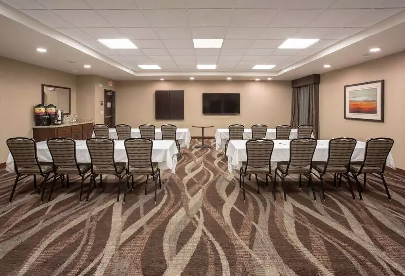 هتل Best Western Plus Lincoln Inn & Suites