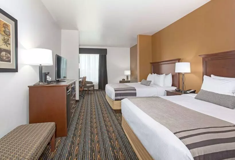 هتل Best Western Plus Lincoln Inn & Suites