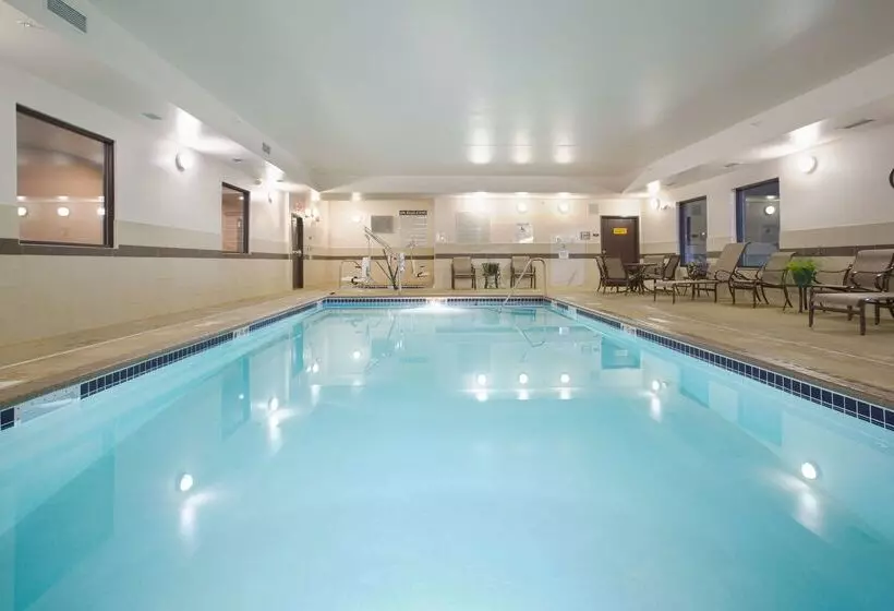 هتل Best Western Plus Lincoln Inn & Suites