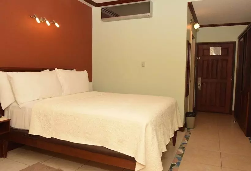 هتل Brandsville Suites