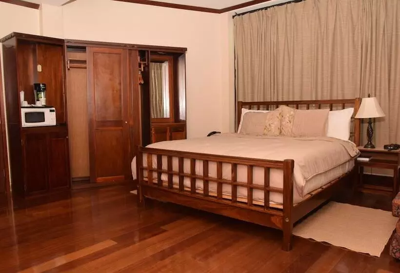 هتل Brandsville Suites