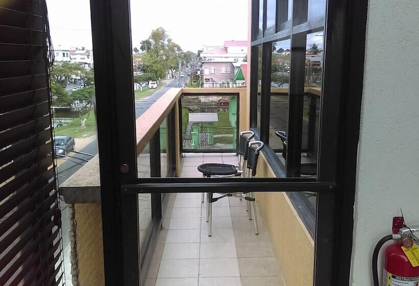 هتل Brandsville Suites