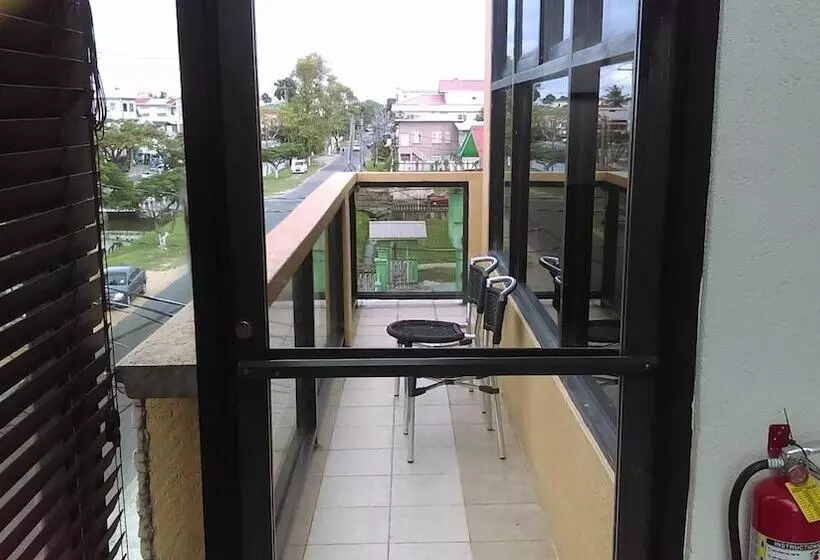 هتل Brandsville Suites