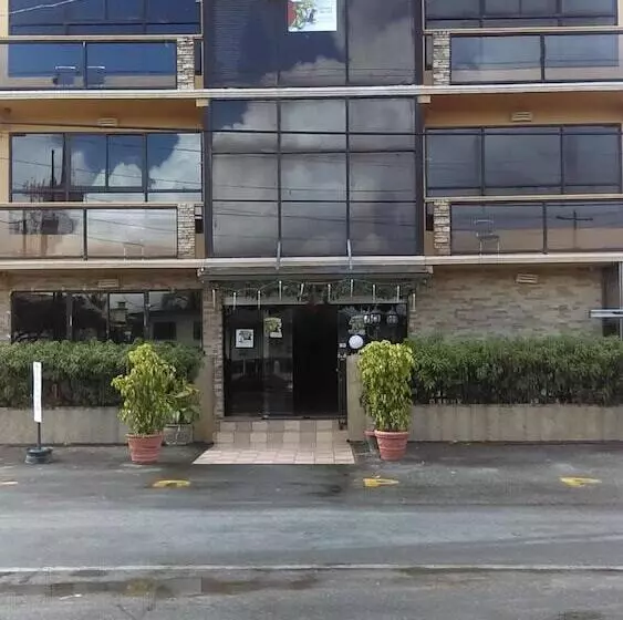 هتل Brandsville Suites