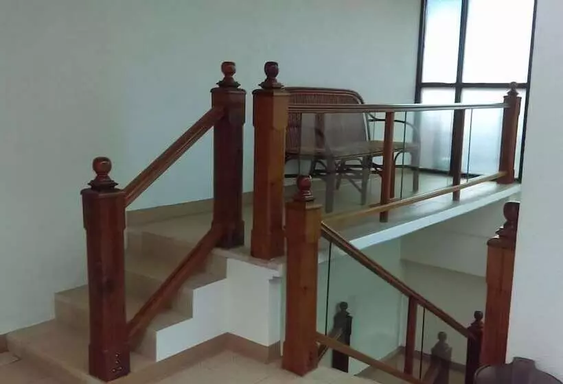 هتل Brandsville Suites