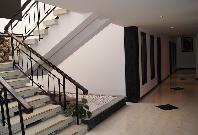 בית מלון כפרי Dorado Plaza Bogota