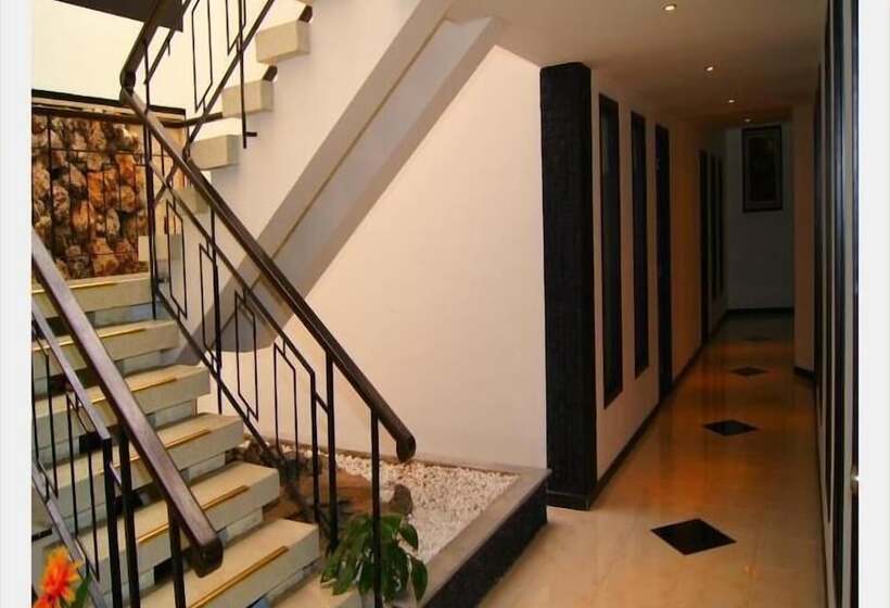 בית מלון כפרי Dorado Plaza Bogota