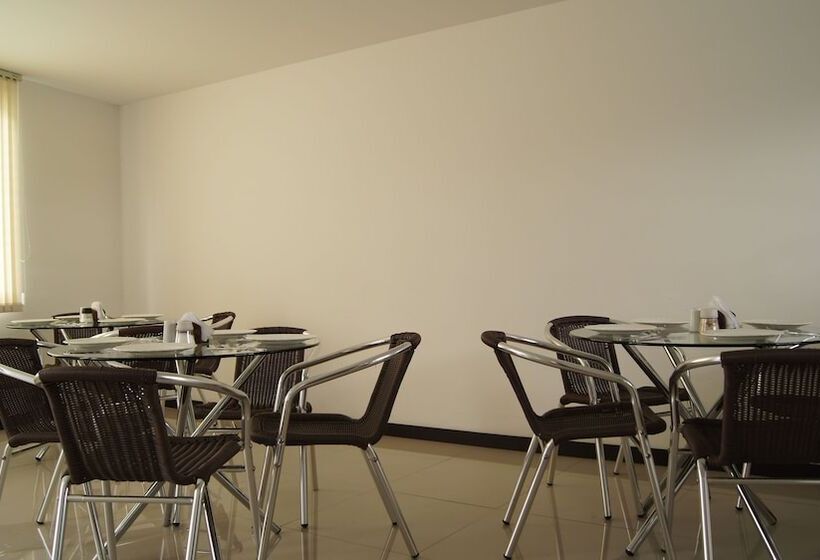 בית מלון כפרי Dorado Plaza Bogota