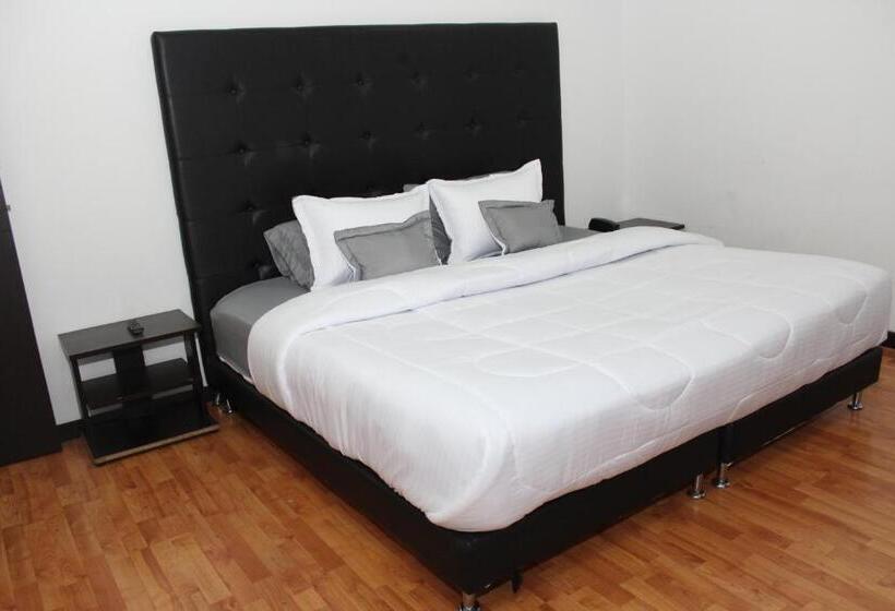 בית מלון כפרי Dorado Plaza Bogota