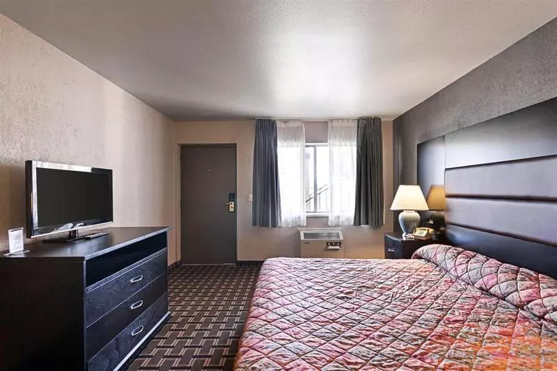 Отель Econo Lodge